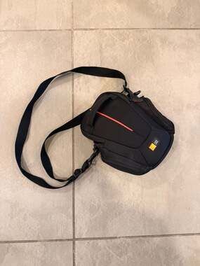 Case Logic DCB-304 Compact System Hybrid Camera Case with Shoulder Strap